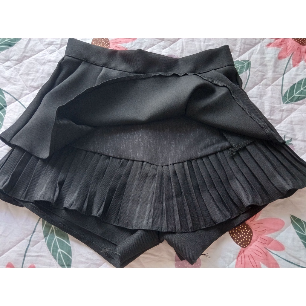 Chân váy xếp ly 2 tầng dập vải tuyết mưa