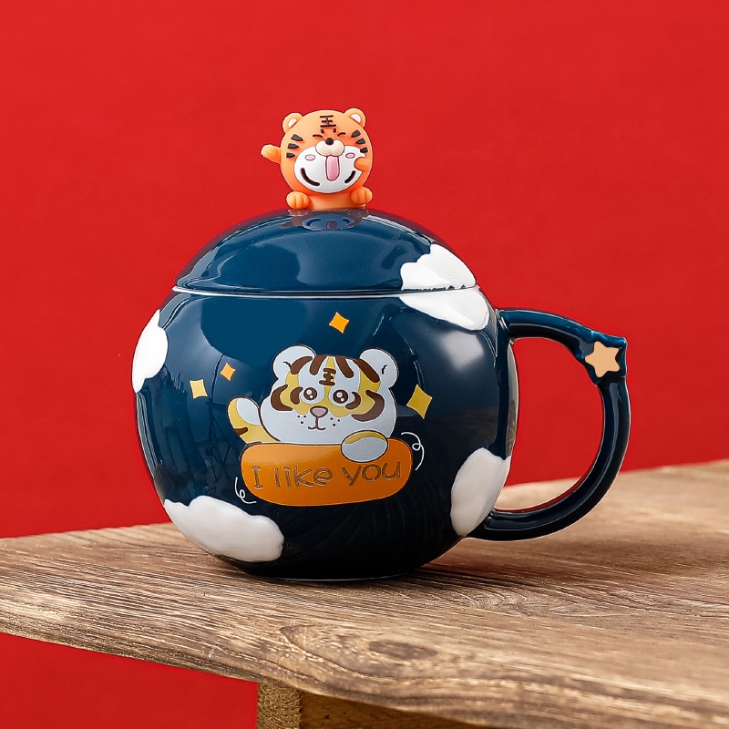 Cốc sứ ly sứ Hổ 2022 400ML có nắp, thìa tặng kèm hộp đáng yêu làm quà tặng, trang trí, đựng cafe,nước,trà-Ráp