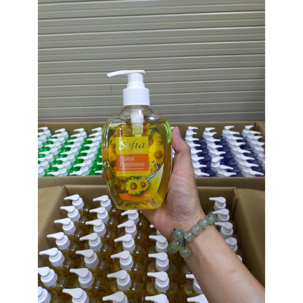 Nước Rửa Tay Sofia 250ml Diệt Khuẩn Chống Khô Tay | BigBuy360 - bigbuy360.vn