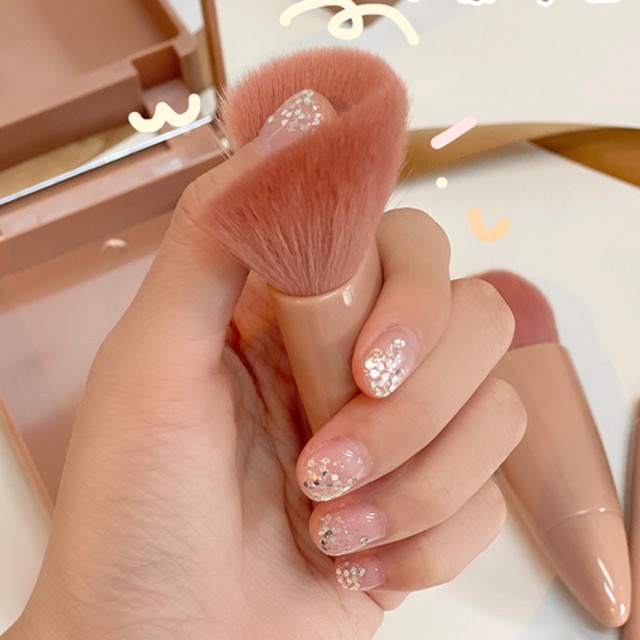 Sét  5 cọ trang điểm cá nhân kèm gương sợi tơ tổng hợp theo phong cách cổ điển cầm tay màu Hồng sang chảnh 370