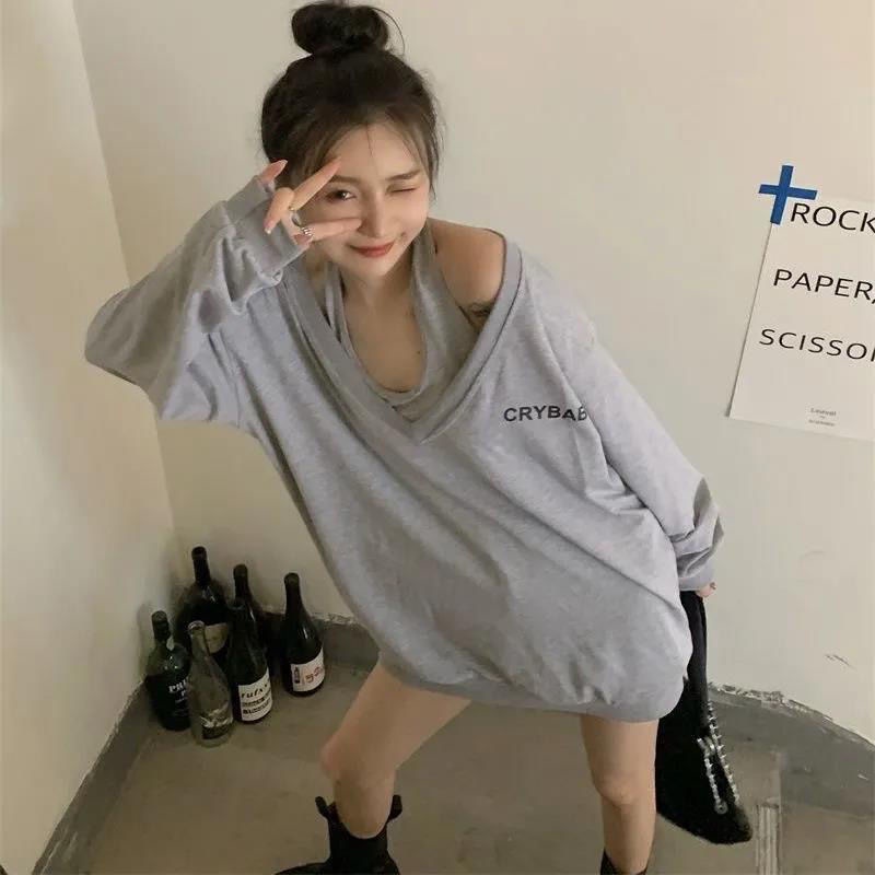 Set đồ COZOKC gồm áo len tay dài dáng rộng cổ chữ V và áo hai dây thời trang gợi cảm cho nữ