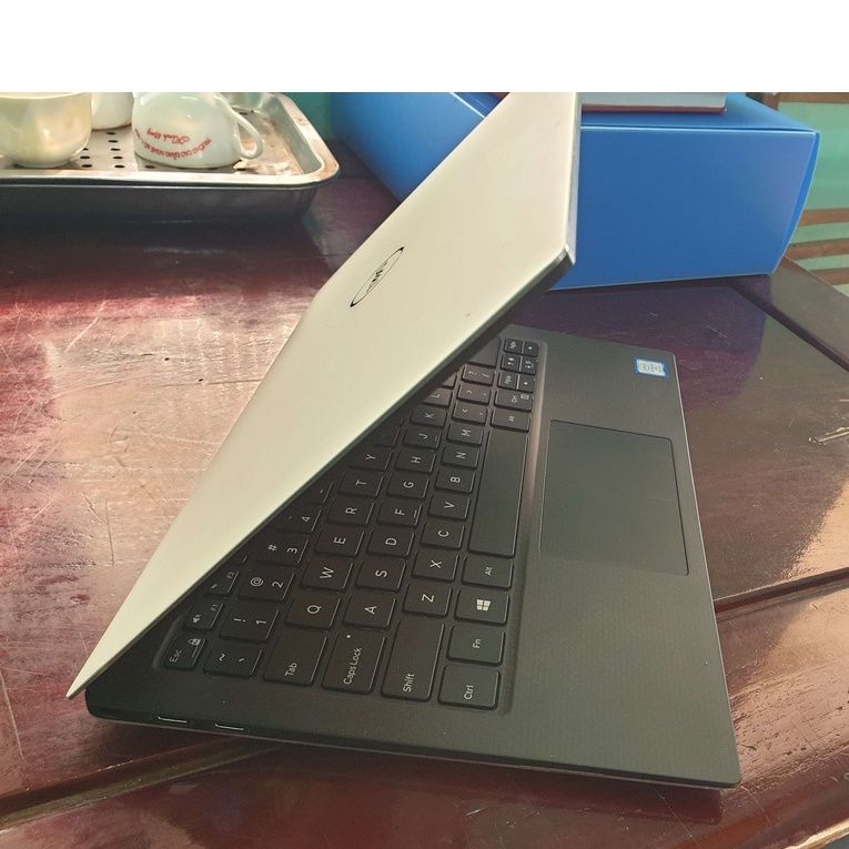 Laptop Dell XPS 9380 l Core i7-8365U l RAM 16GB l Màn hình 13'3 4K-cảm ứng  HÀNG ĐẸP 99.9%
