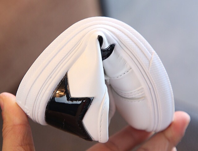 Giày cho bé trai size 28 ngôi sao đỏ