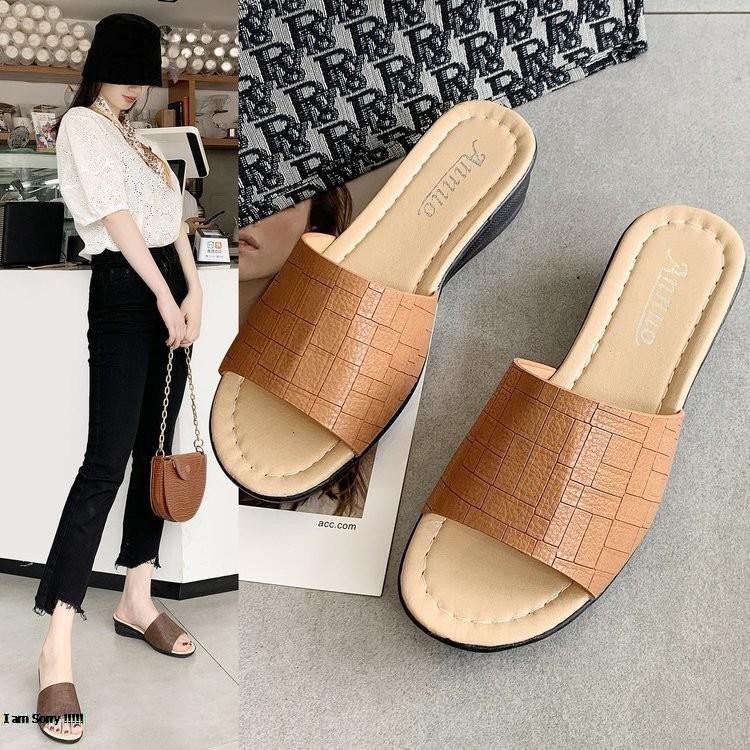 Dép nữ trung niên chất liệu da mềm êm chân đủ size 36-41 3 màu - Vincent Shop