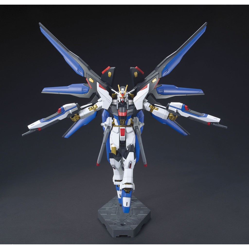 Mô Hình Gundam Bandai HG 201 Strike Freedom Gundam 1/144 SEED