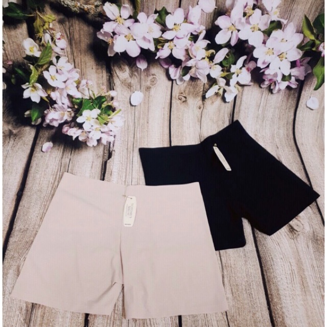 Quần Đúc Mặc Váy