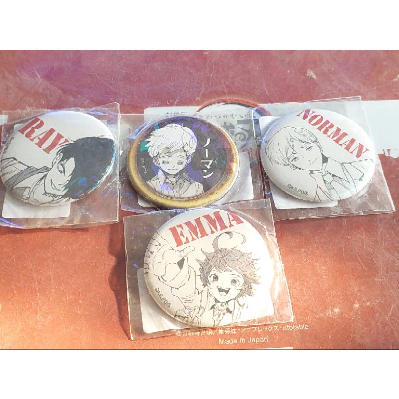 Huy hiệu lấp lánh các nhân vật nhà Jump