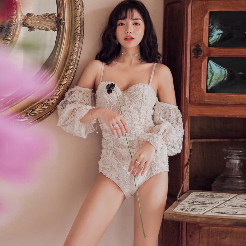 Đồ bơi một mảnh phối ren thời thượng dành cho phái nữ