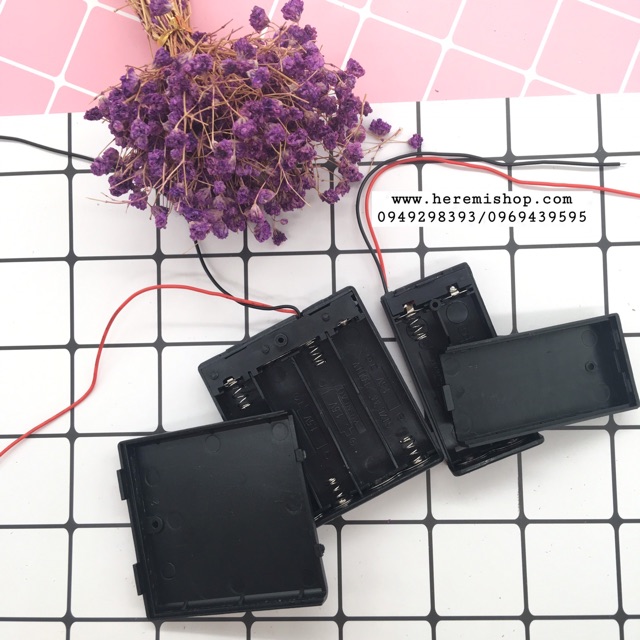 Hộp cực điện có công tắc dùng trong mô hình