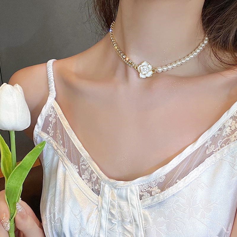 Vòng Cổ Mặt Hoa Hồng Đính Ngọc Trai Thời Trang Cao Cấp