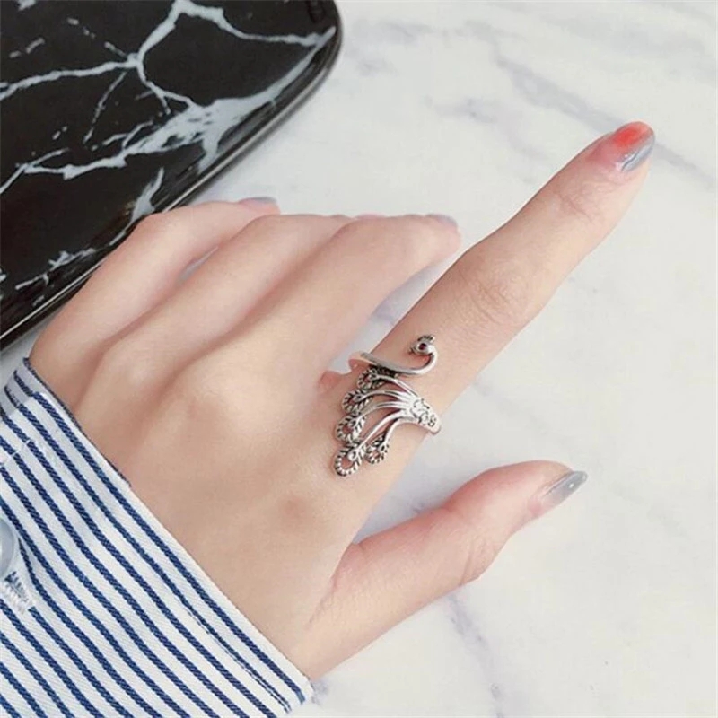 Nhẫn Hình Chim Công Có Thiết Kế Ấn Tượng
