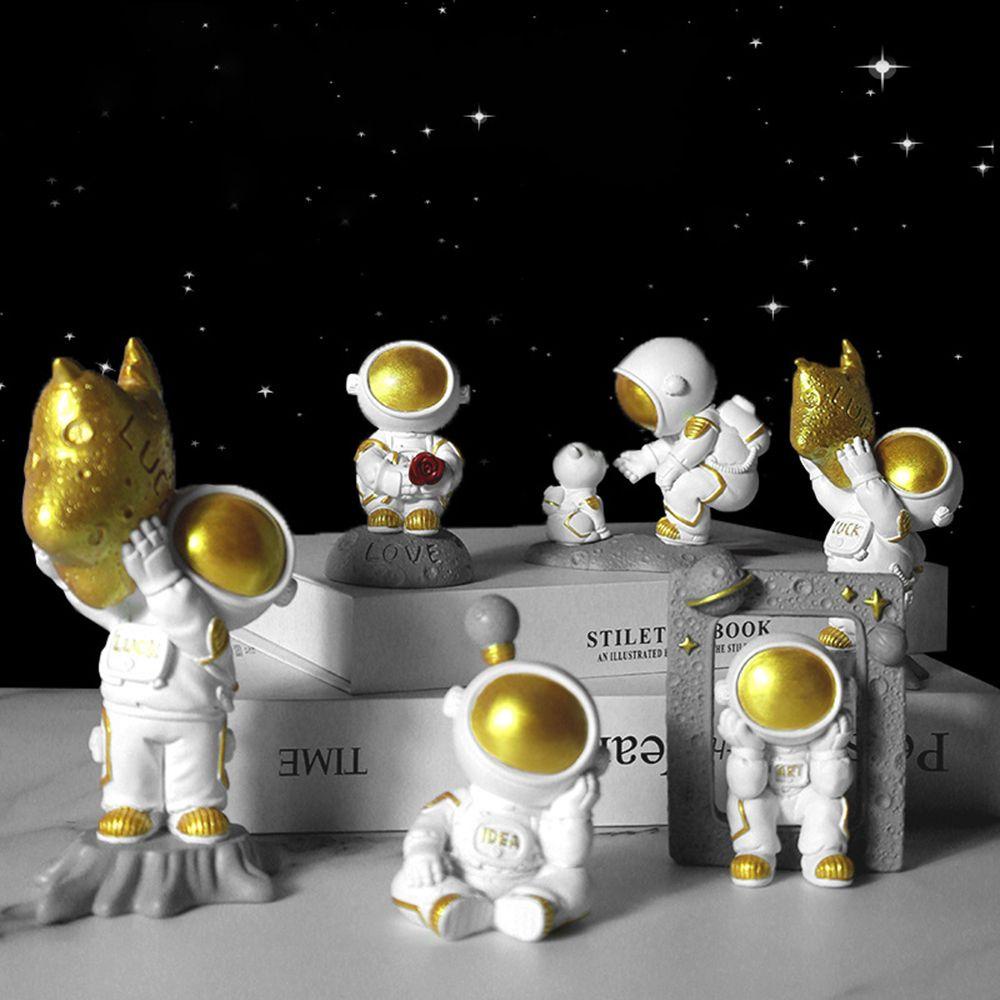 Mô Hình Phi Hành Gia Bằng Nhựa Resin Treo Tường Trang Trí