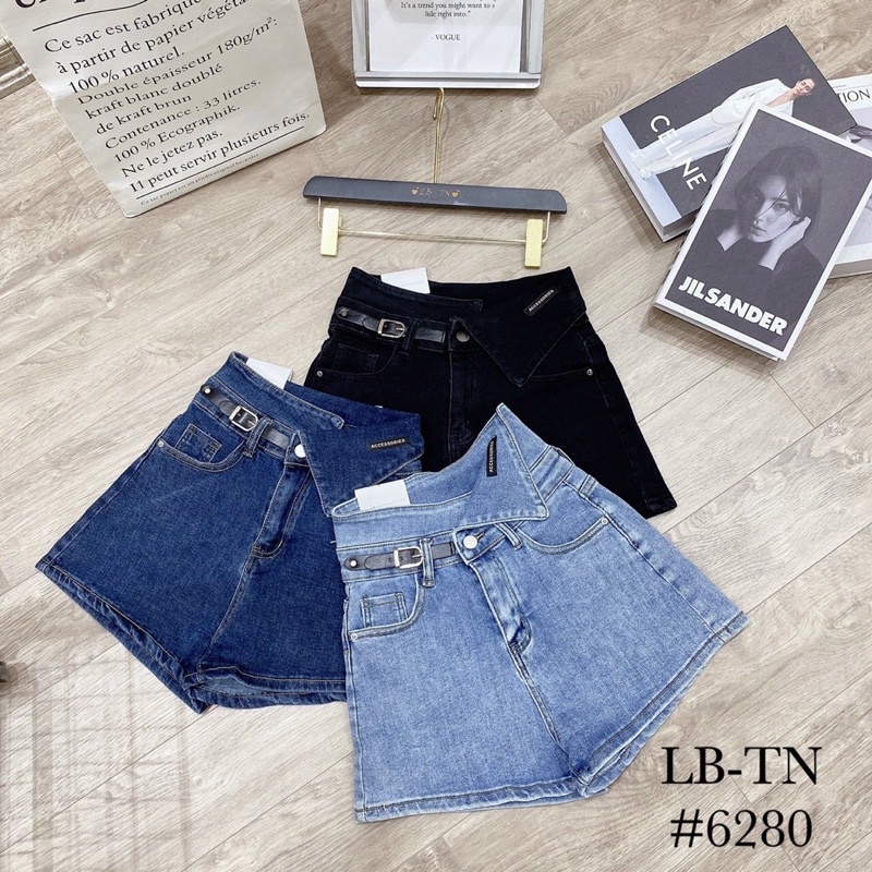 Quần short jean cạp cao đáp da