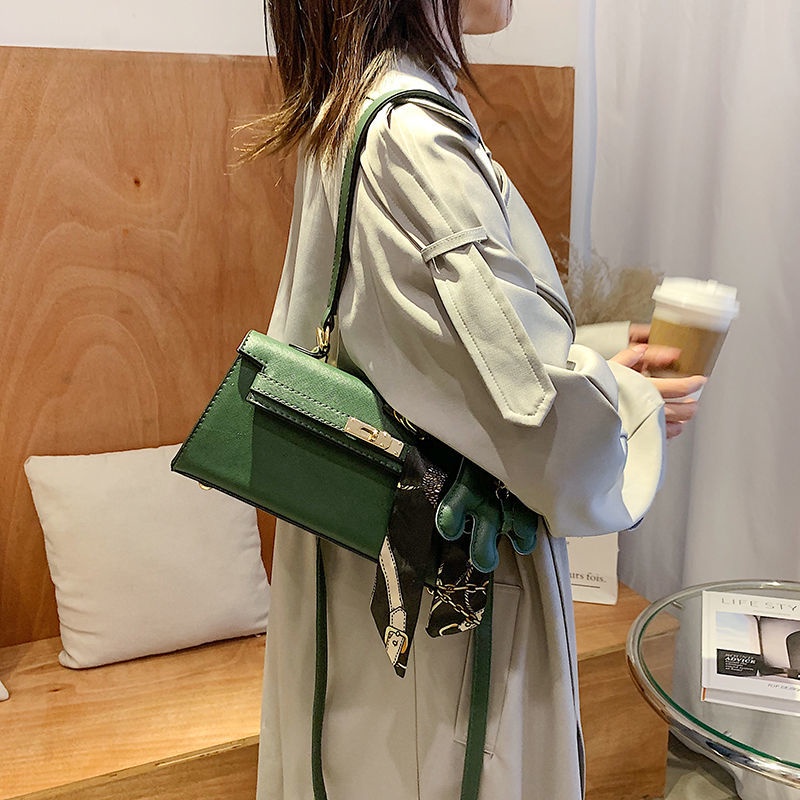 Túi Xách Đeo Vai / Kẹp Nách Bằng Lụa Sức Chứa Lớn Mẫu Mới 2022 Chất Lượng Cao Cho Nữ