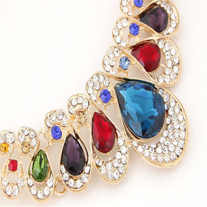 Bộ dây chuyền đính đá nhiều màu và đôi khuyên tai màu trơn xinh xắn cho nữ