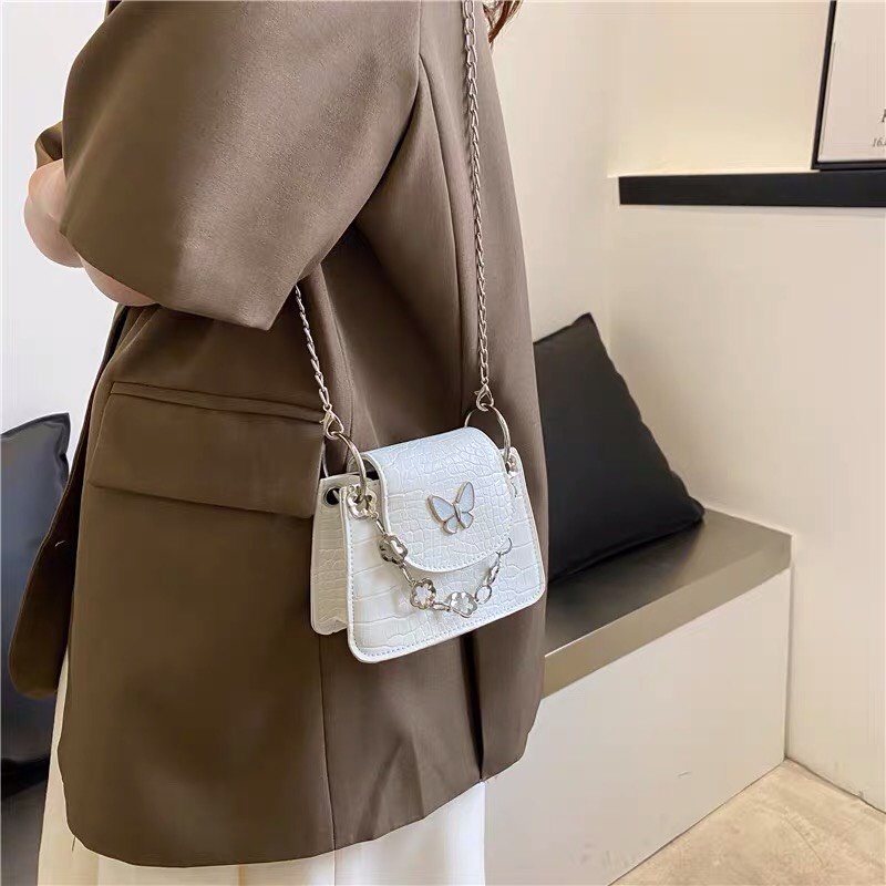Túi đeo vai con bướm phối dây xích cá tính PU18