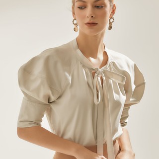Áo Kiểu Tay Phồng Cổ Thắt Nơ Nữ AT MODA DE LITA