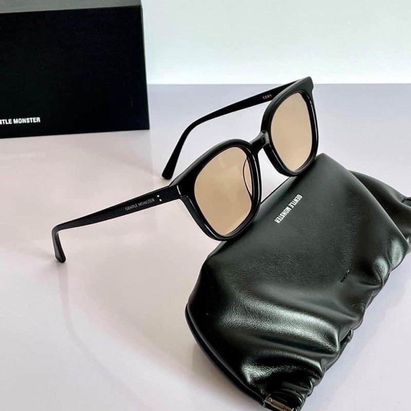 Kính mát GENTLE MONSTER TOMY 01 màu nâu hàng cao cấp,phong cách hàn quốc trẻ trung,sành điệu phù hợp cả nam và nữ