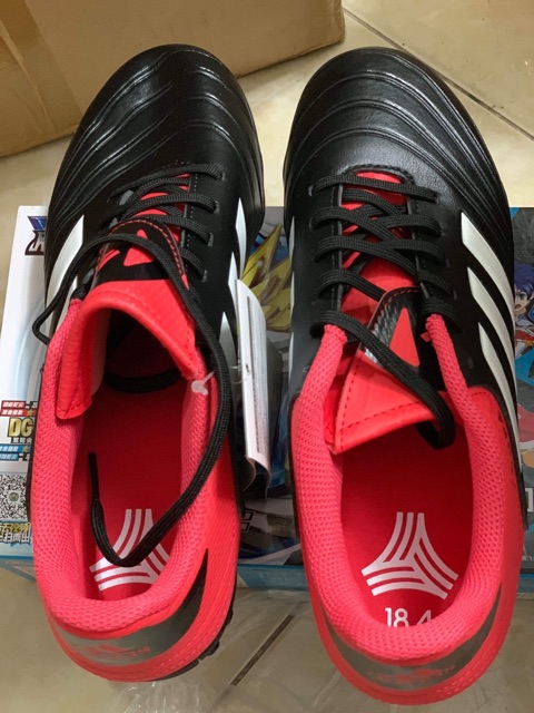 Giày đá bóng adidas hàng auth nhé