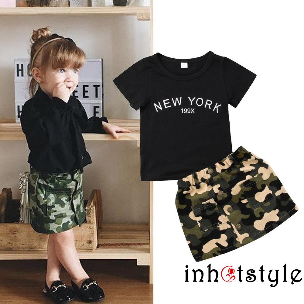 Set áo thun ngắn tay in hình và chân váy họa tiết rằn ri cho bé gái