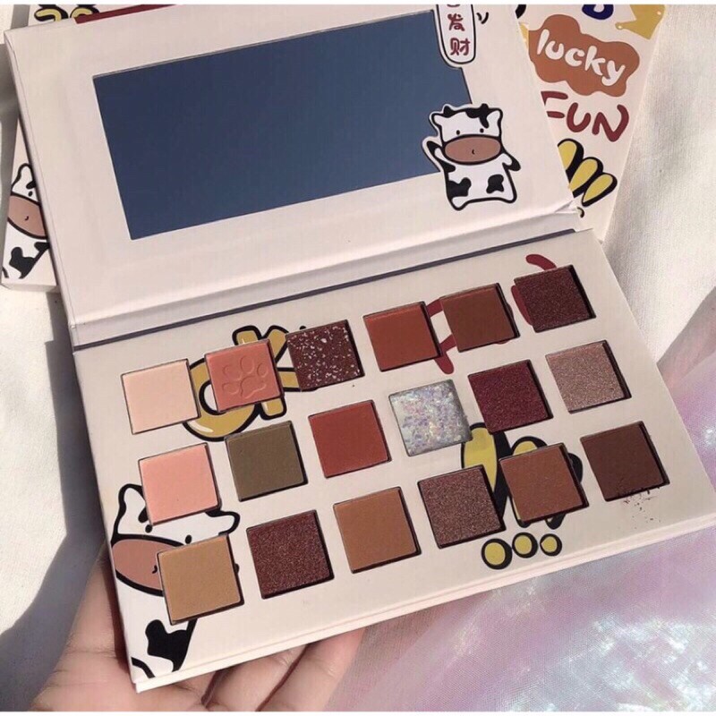 Bảng phấn mắt 18 ô bò sữa muge leen