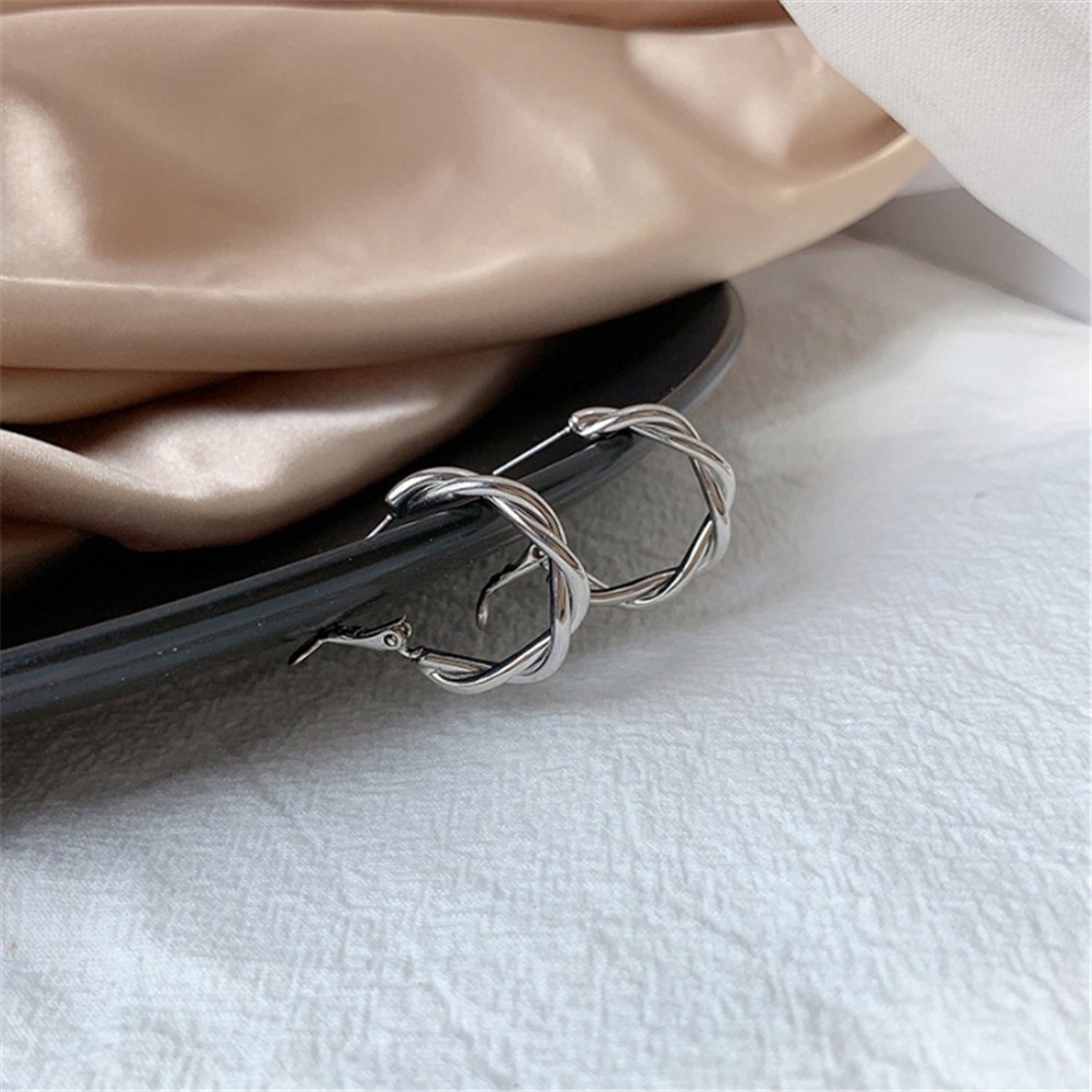 Bông tai tròn bằng hợp kim BT012