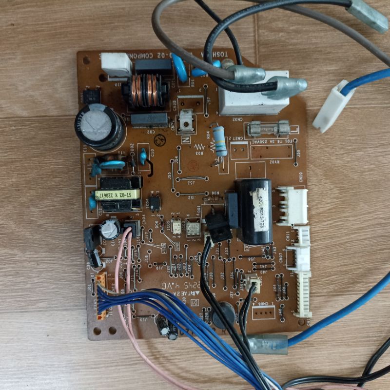 Bo mạch điều hoà Toshiba tháo máy zin loại 1