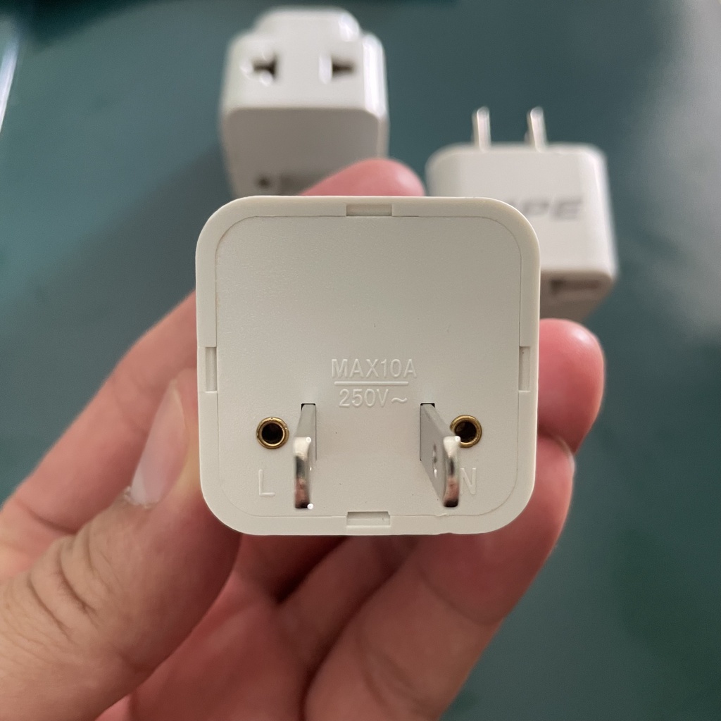 Phích cắm chuyển 2 chân ra 3 chân