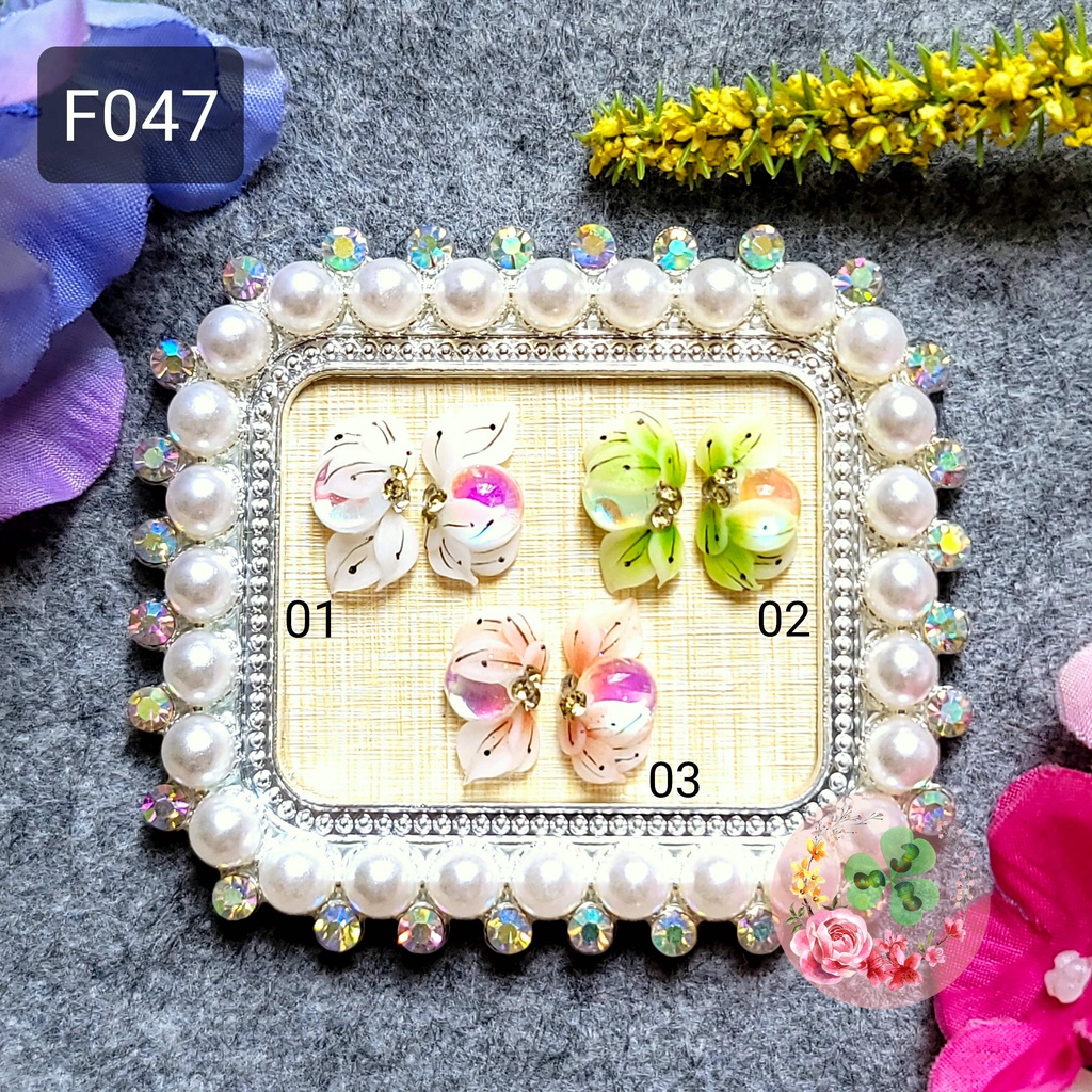 Mẫu: F047 . Hoa bột " Hoa ôm đá cầu vồng " đính móng siêu xinh.