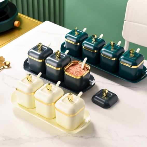 Bộ 4 Hũ Đựng Gia Vị Cao Cấp Bằng Nhựa Kèm Khay Và Thìa