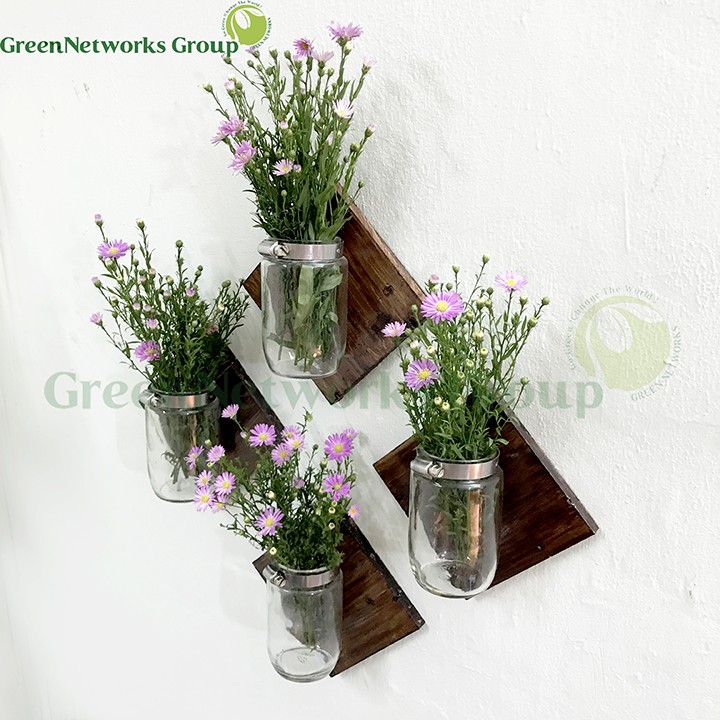 Bình hoa trang trí nội thất điểm nhấn trên tường phong cách Rustic Hanging Mason Jar GnG interiors