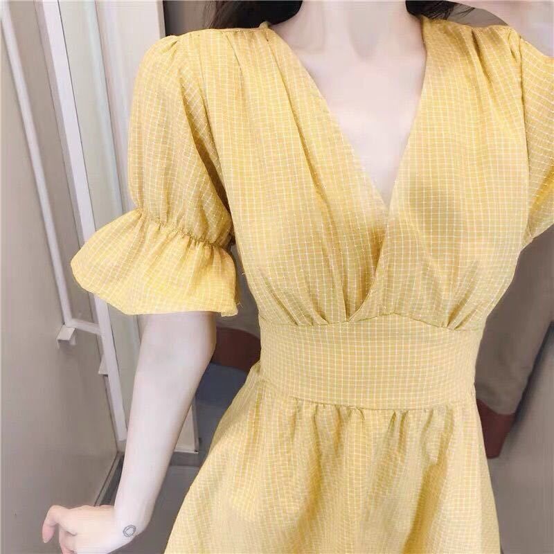 Đầm chữ A dáng ôm kẻ sọc màu vàng nhạt thời trang Pháp ngọt ngào