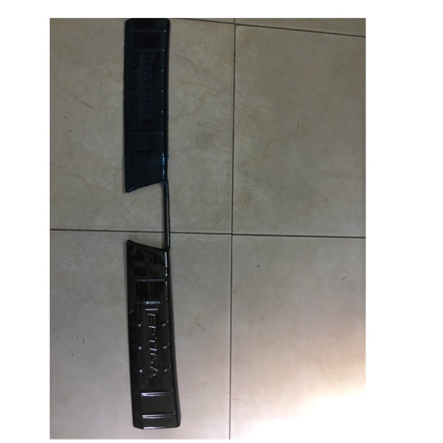 Bậc cốp trong ertiga 2019