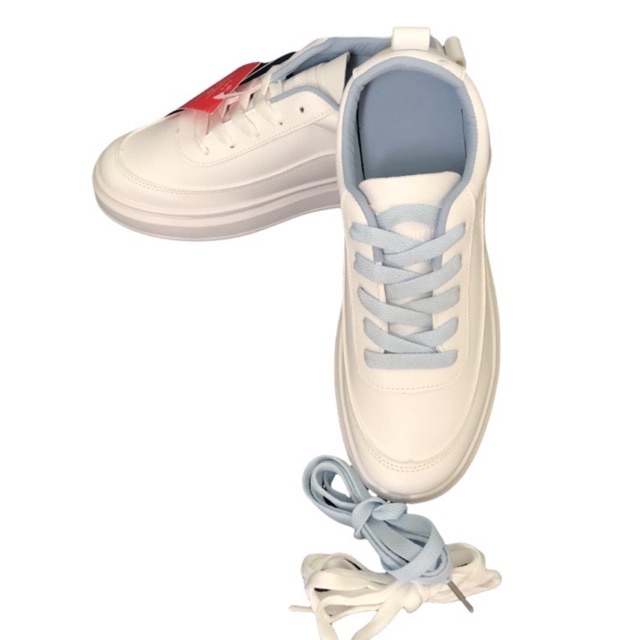 Giày Thể Thao Nữ Trắng Basic Đế Bằng