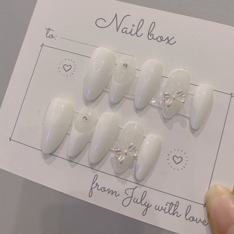 Nail Box Thiết Kế Màu Trắng đính nơ tròn nhọn dễ thương julynails nb119