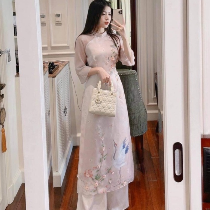 Áo dài cách tân tơ oganza 4 tà kết chim đào màu phớt hồng áo dài cách tân kết đính MS14 .