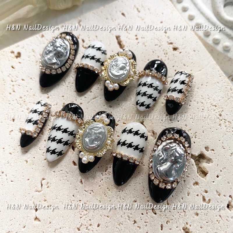 Nailbox ( Móng giả ) Móng Úp Thiết kế Vintage ( Nhắn tin cho shop đo sz móng)