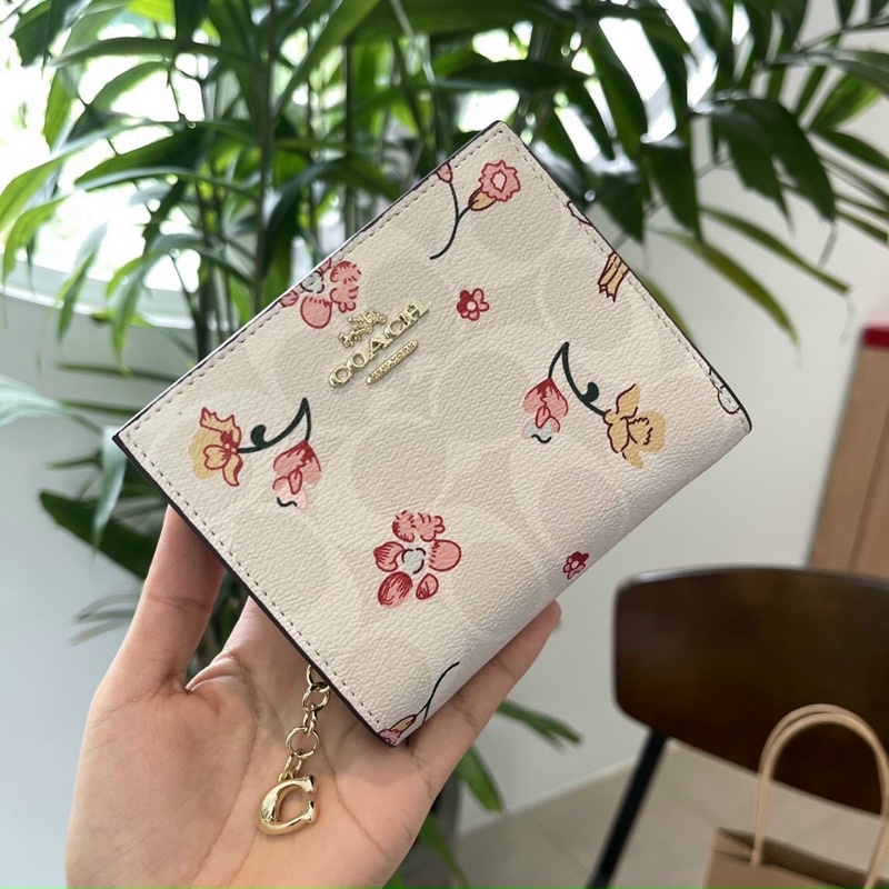 Ví gập Coach