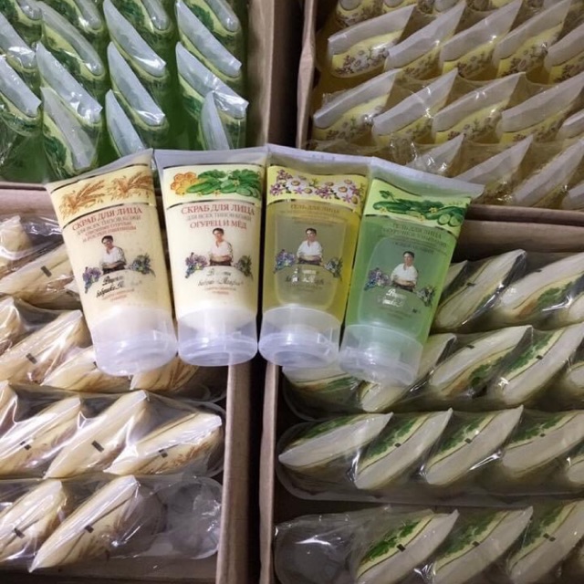 Sữa rửa mặt, tẩy da chết bà già Nga