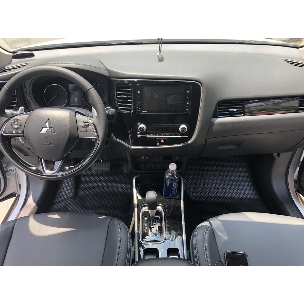 Thảm Lót Sàn Ô Tô KATA Cao Cấp Cho Xe Mitsubishi Outlander 7 chỗ  - Không mùi, Không ẩm mốc, Dễ dàng vệ sinh