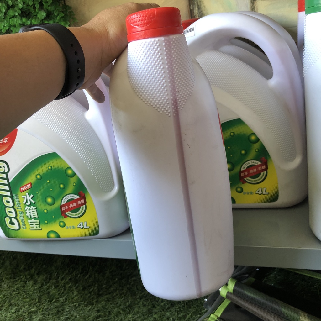 NƯỚC GIẢI NHIỆT ĐỘNG CƠ 4 LÍT NƯỚC XANH/ NƯỚC ĐỎ