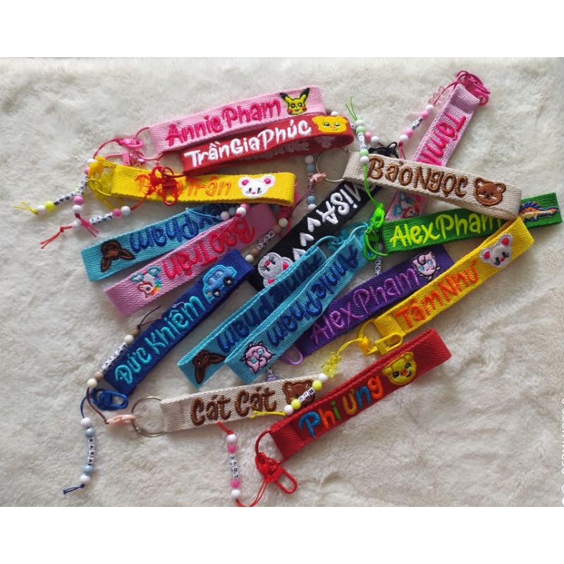 Nametag màu sắc thêu tên+ hình theo yêu cầu, k thêm phí đổi hình.