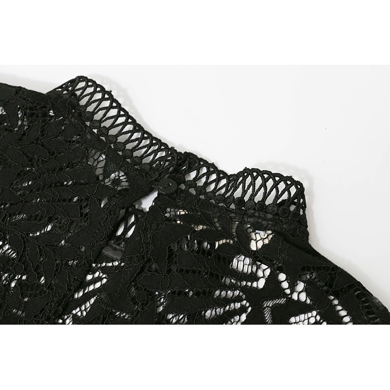 Đầm ren đen Urban Revivo