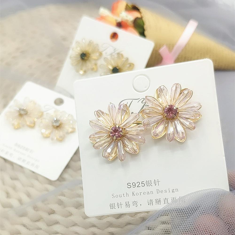 Bông Tai Hình Hoa Cúc Màu Trong Suốt Phong Cách Retro Sang Trọng Thời Trang Dự Tiệc Cho Nữ