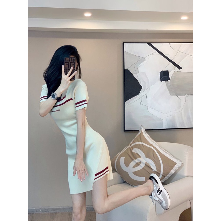 Temperament small fragrance casual skirt children's 2022 summer new waist slim high sense short sleeve knitted dress