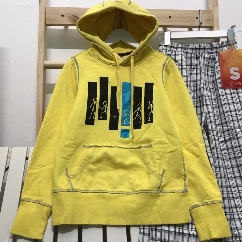 Áo Hoodie/sweater 2hand (size trong ảnh)