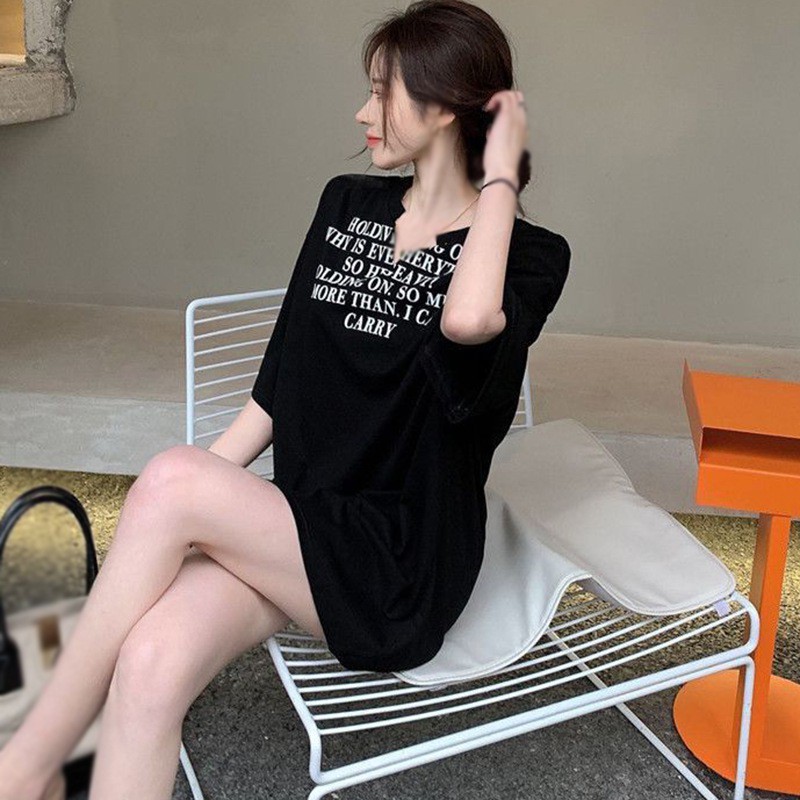 Áo Thun Ngắn Tay Dáng Rộng Cổ Chữ V In Chữ Cá Tính Thời Trang Cho Nữ