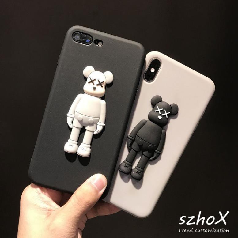 Ốp lưng iphon Hình Gấu Kaws Cá Tính 7 / Plus 8 X Xs Xr Max/ 11/ 11Pro/ 11ProMax tphcm