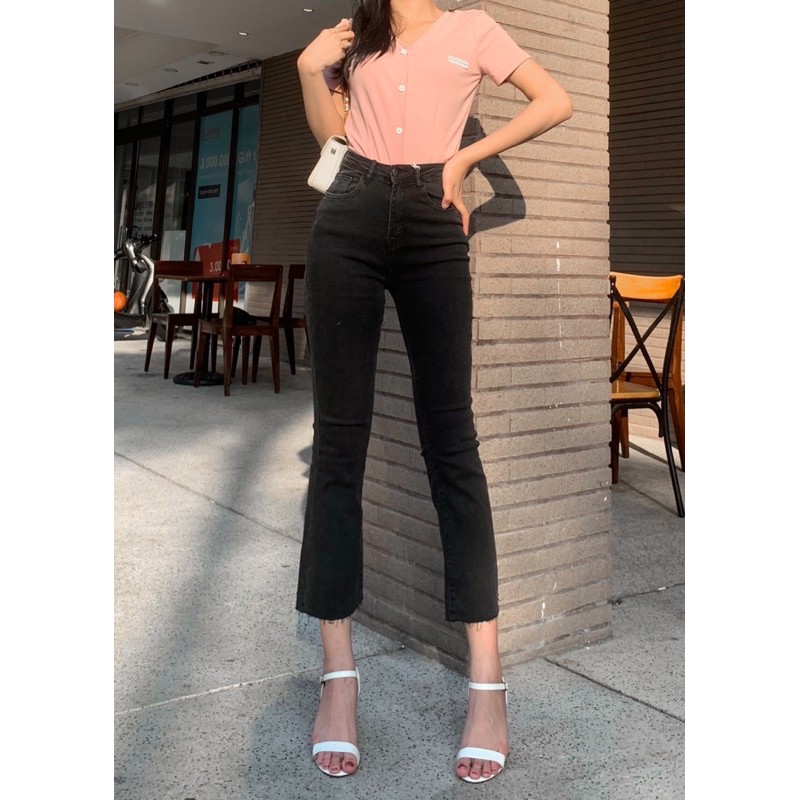 [100% GIỐNG ẢNH] Áo croptop cổ V tay ngắn đơn giản phối với quần ống loe tôn dáng | BigBuy360 - bigbuy360.vn