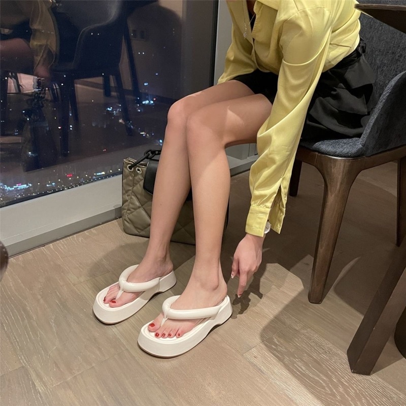 Dép xỏ ngón đế bánh mì hot hit hè 2022🌸